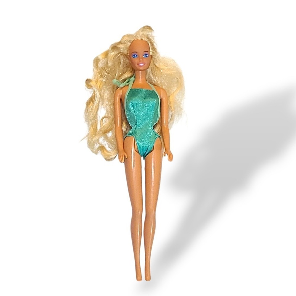 Vintage Barbie Doll Blonde Z Eyes Wearing Sunsational Malibu PJ Green Swimsuit - Picture 2 of 6